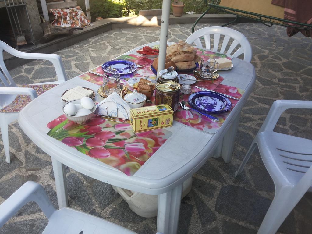 Guest House Svetlana กอริ ภายนอก รูปภาพ